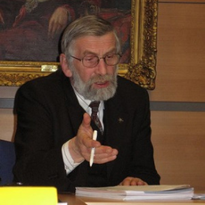 Prof. dr hab. Emil Orzechowski
